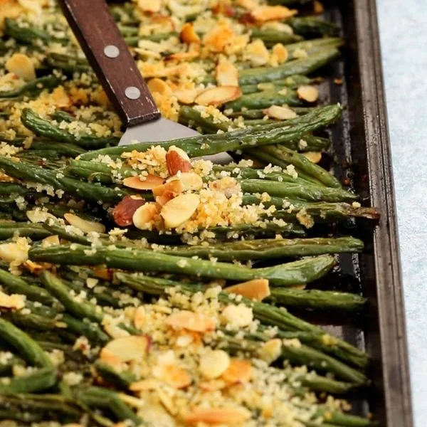 Sheet pan green beans with toasted almonds